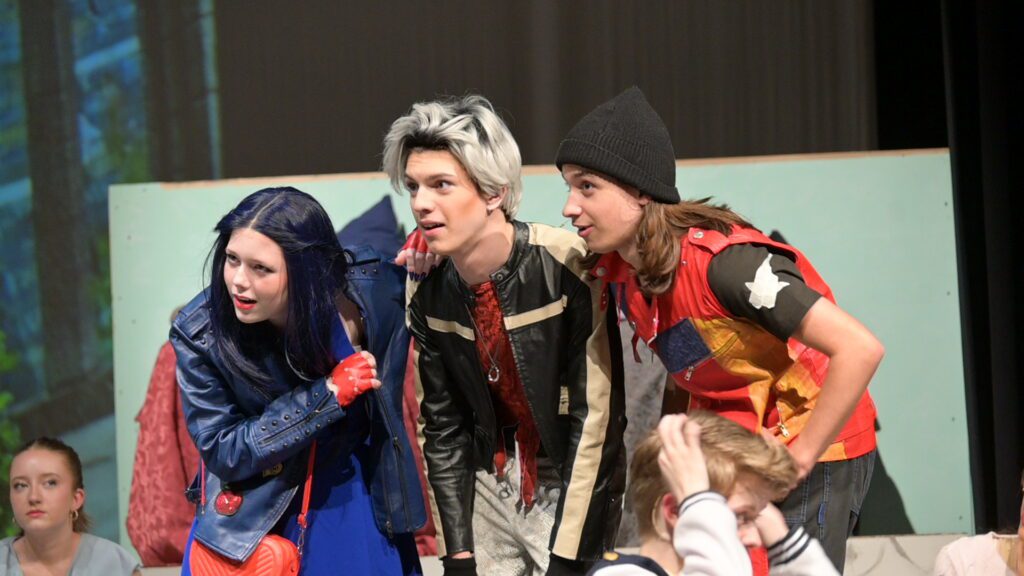 Descendants- Evie, Carols, and Jay