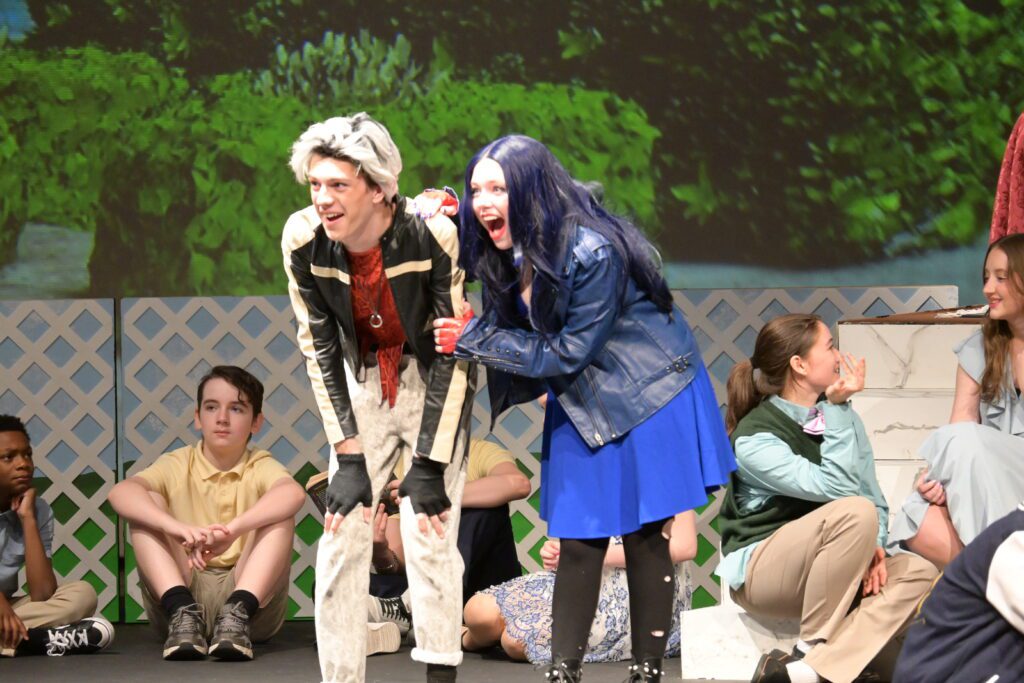 Descendants- Evie and Carlos