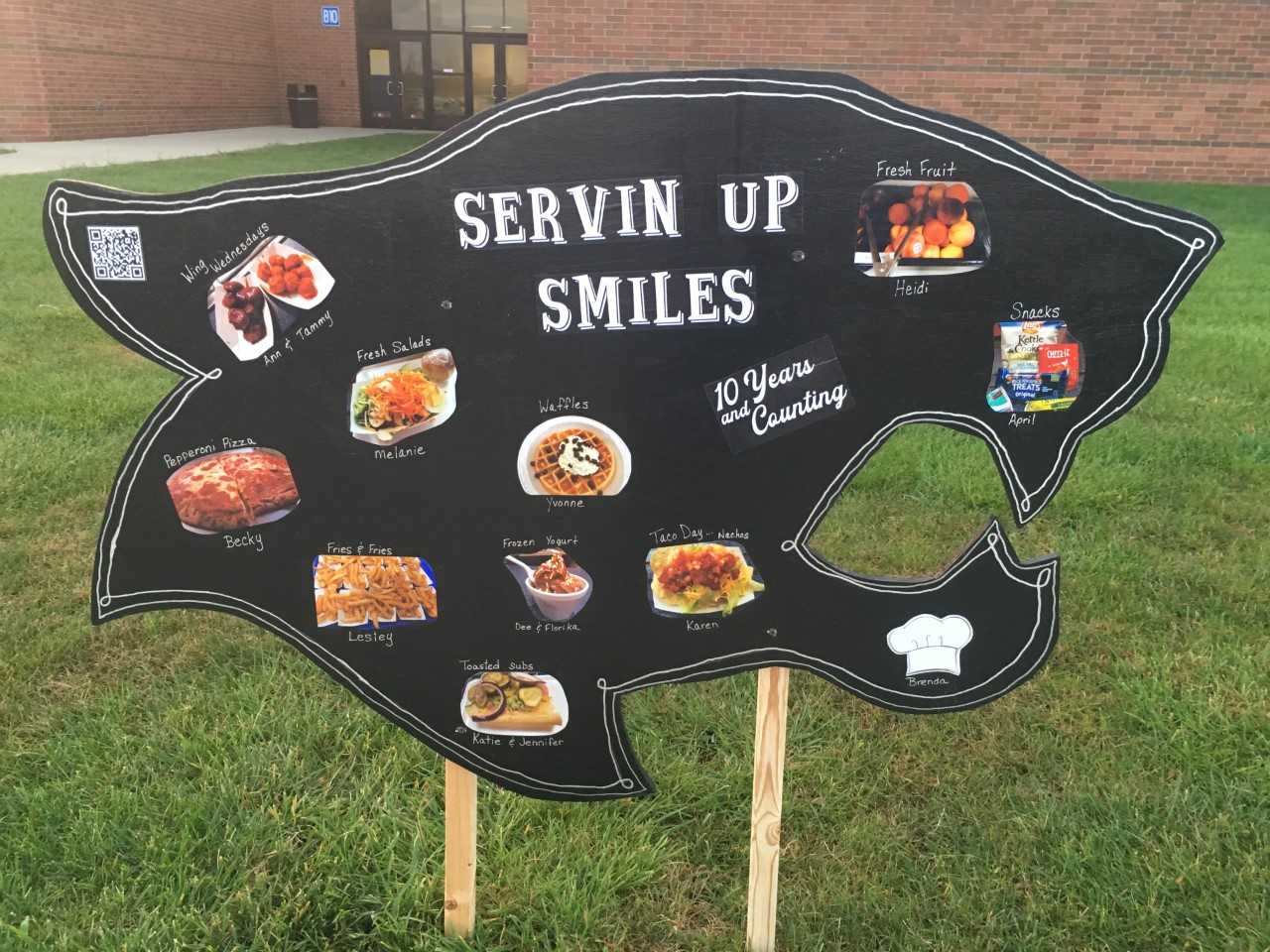 Aramark's art piece highlights their focus on healthy meals.