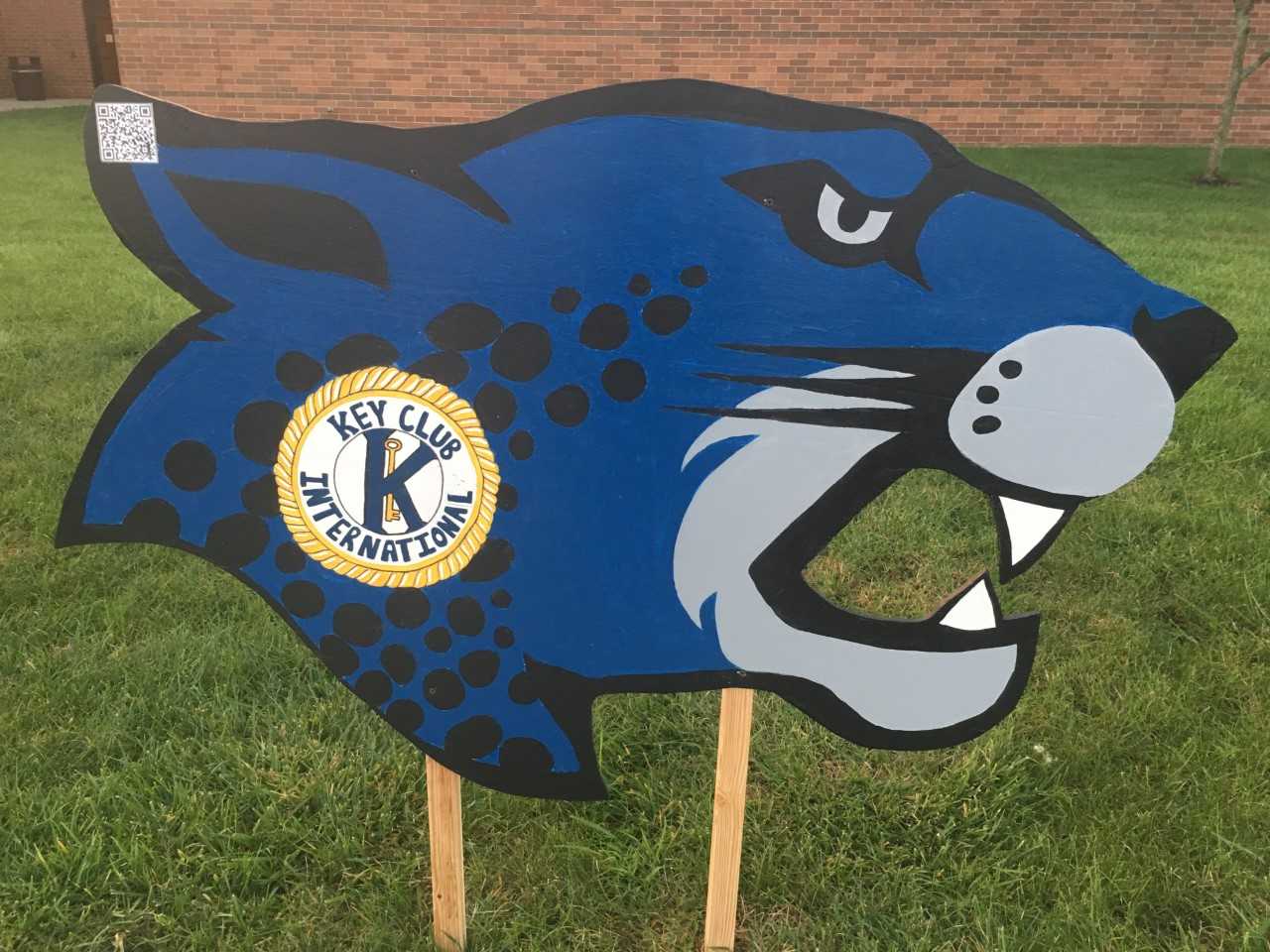 Key Club created a life-like jaguar.