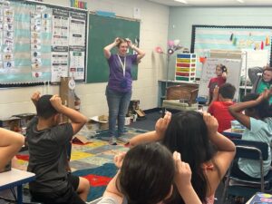 4th grade class learns ASL at BNLC
