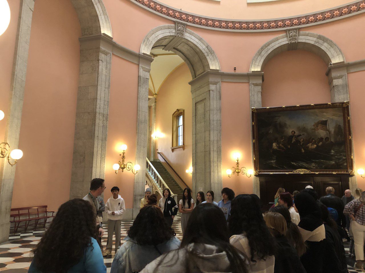 Middler schoolers visit Ohio Statehouse.